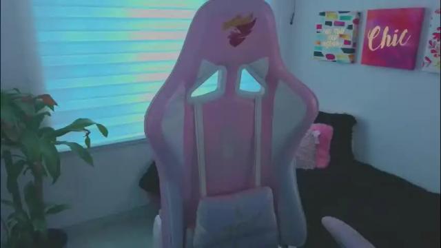 Image 3 of keyla_roberts_ Stream on Chaturbate on 1 month ago