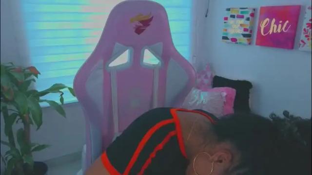 Image 6 of keyla_roberts_ Stream on Chaturbate on 1 month ago