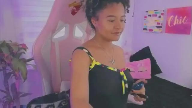 Image 8 of keyla_roberts_ Stream on Chaturbate on 1 month ago