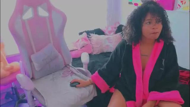 Image 2 of keyla_roberts_ Stream on Chaturbate on 1 month ago