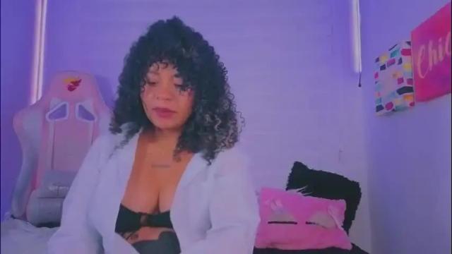Image 12 of keyla_roberts_ Stream on Chaturbate on 29 days ago