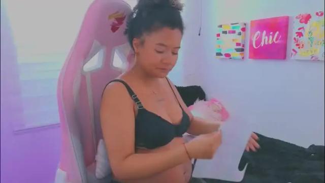 Image 8 of keyla_roberts_ Stream on Chaturbate on 27 days ago