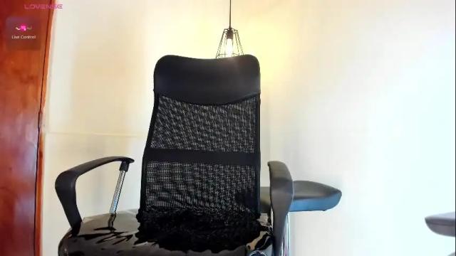 Image 12 of keylly_cute Stream on Chaturbate on 6 months ago
