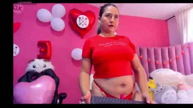 Image 6 of khaleesirous Stream on Chaturbate on 16 months ago