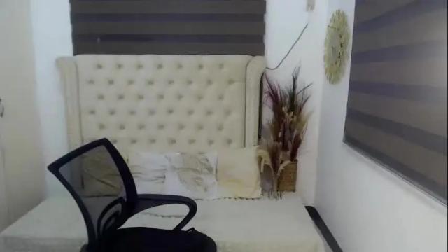Image 3 of khalifa_foxxx Stream on Chaturbate on 3 months ago