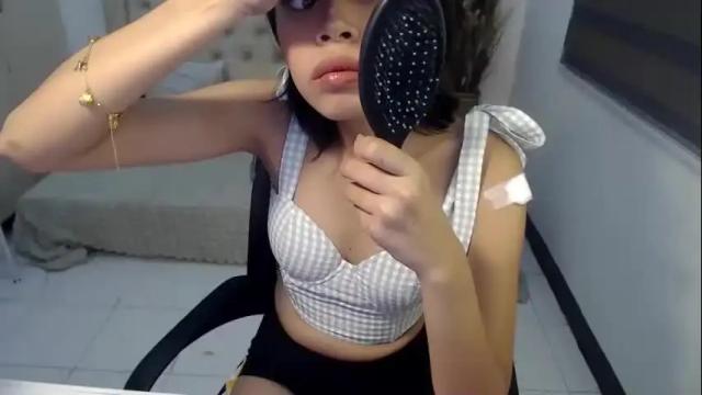 Image 4 of khalifa_foxxx Stream on Chaturbate on 3 months ago