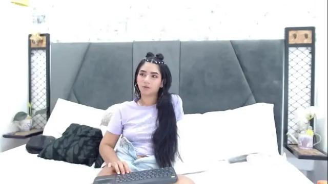 Image 2 of khendra_owen Stream on Chaturbate on 2 months ago