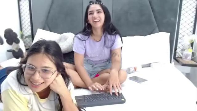 Image 4 of khendra_owen Stream on Chaturbate on 2 months ago