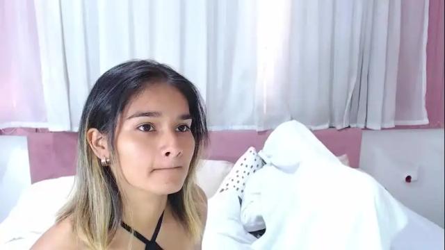Image 7 of khendra_owen Stream on Chaturbate on 2 months ago