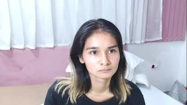 Image 12 of khendra_owen Stream on Chaturbate on 1 month ago