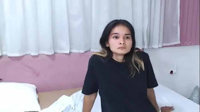 Image 2 of khendra_owen Stream on Chaturbate on 1 month ago