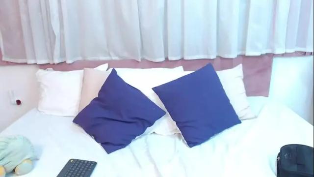 Image 7 of khendra_owen Stream on Chaturbate on 1 month ago