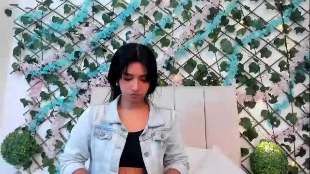 Image 2 of khendra_owen Stream on Chaturbate on 1 month ago