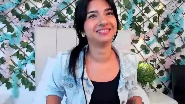 Image 8 of khendra_owen Stream on Chaturbate on 1 month ago