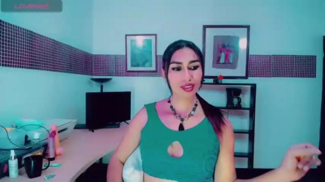 Image 11 of khiara_moretti Stream on Chaturbate on 18 months ago