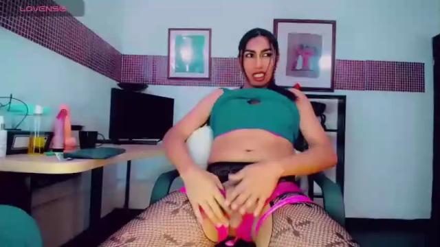 Image 4 of khiara_moretti Stream on Chaturbate on 18 months ago