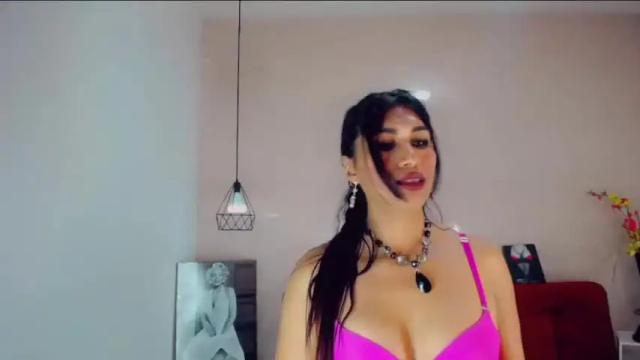 Image 10 of khiara_moretti Stream on Chaturbate on 16 months ago