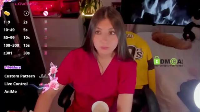 Image 3 of khionebesset Stream on Chaturbate on 4 months ago