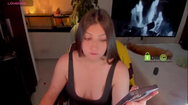 Image 10 of khionebesset Stream on Chaturbate on 2 months ago