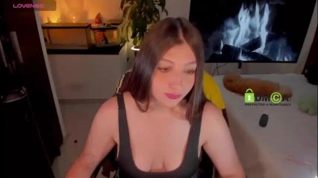 Image 11 of khionebesset Stream on Chaturbate on 2 months ago