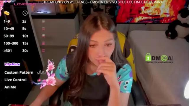 Image 4 of khionebesset Stream on Chaturbate on 2 months ago