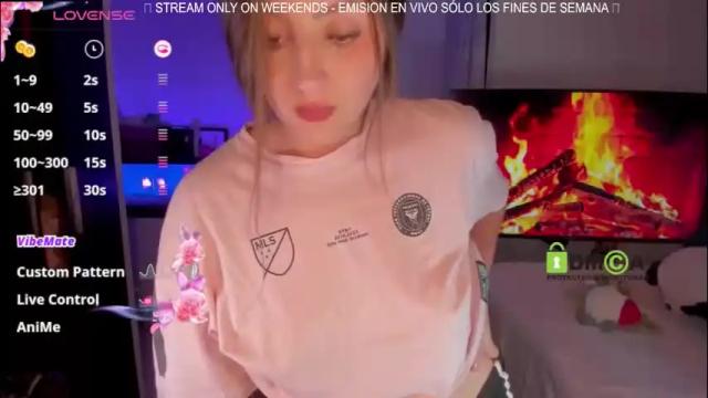 Image 3 of khionebesset Stream on Chaturbate on 13 days ago