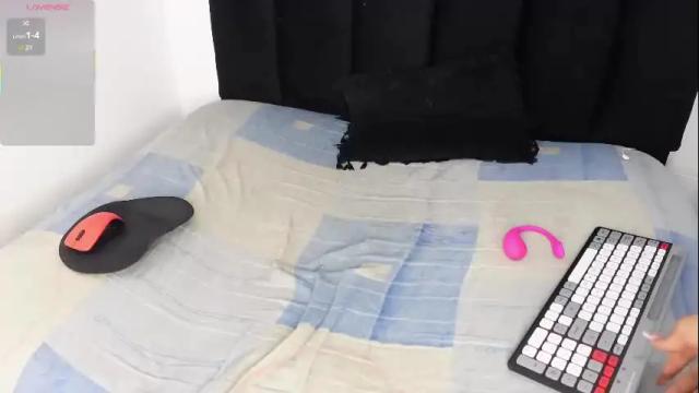 Image 6 of khloe_kaczka_ Stream on Chaturbate on 9 days ago