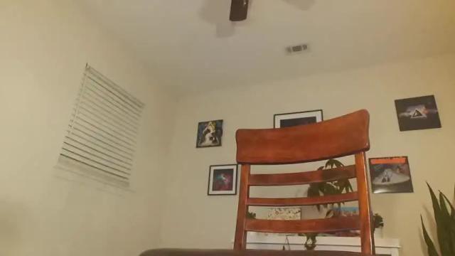 Image 7 of khloeexoxo Stream on Chaturbate on 3 days ago