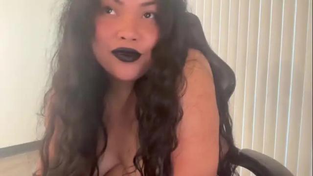 Image 4 of khmerdoll Stream on Chaturbate on 8 days ago