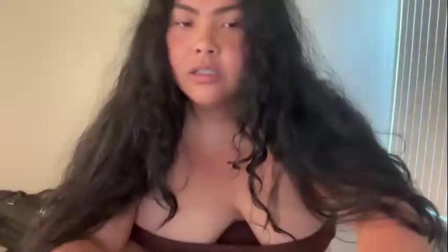 Image 10 of khmerdoll Stream on Chaturbate on 18 days ago