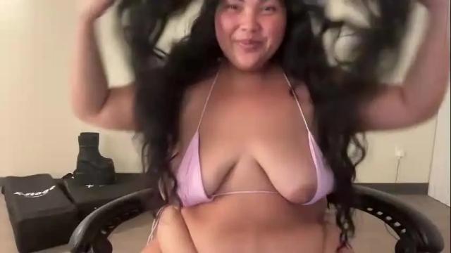Image 10 of khmerdoll Stream on Chaturbate on 3 days ago
