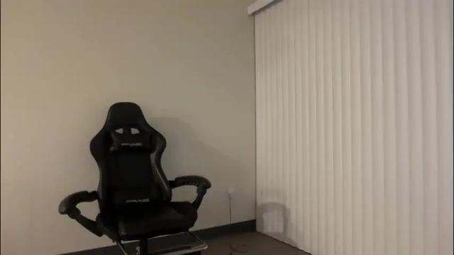 Image 12 of khmerdoll Stream on Chaturbate on 2 months ago