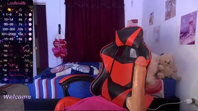 Image 12 of khris_hot Stream on Chaturbate on 14 months ago