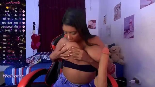 Image 8 of khris_hot Stream on Chaturbate on 13 months ago