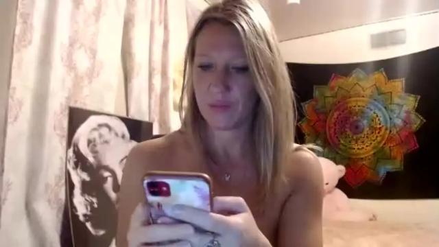 Image 11 of khwildnnout Stream on Chaturbate on 16 months ago