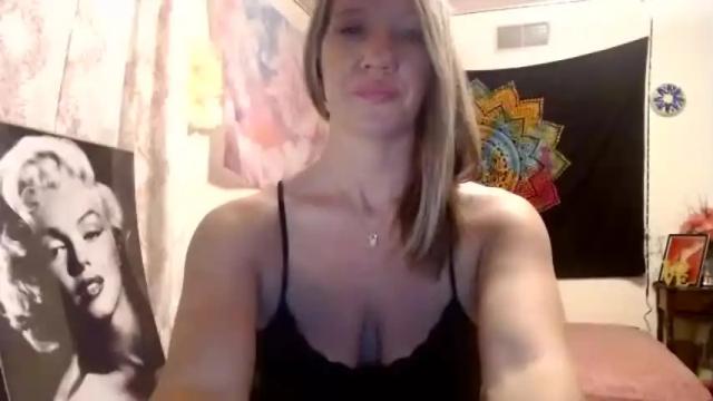 Image 6 of khwildnnout Stream on Chaturbate on 16 months ago