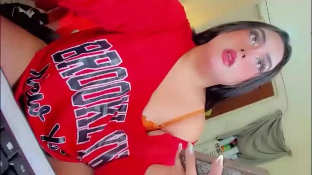 Image 2 of kiacum4u Stream on Chaturbate on 2 months ago