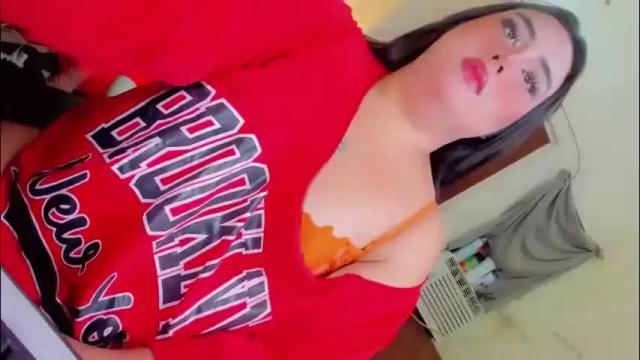 Image 6 of kiacum4u Stream on Chaturbate on 2 months ago