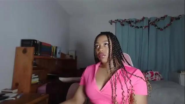 Image 4 of kialeone Stream on Chaturbate on 16 months ago