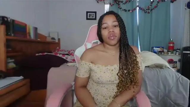 Image 7 of kialeone Stream on Chaturbate on 15 months ago