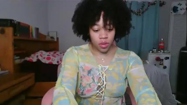 Image 11 of kialeone Stream on Chaturbate on 15 months ago