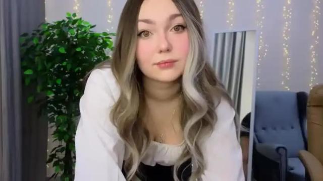 Image 10 of kiana_blush Stream on Chaturbate on 21 months ago