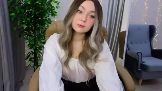Image 3 of kiana_blush Stream on Chaturbate on 21 months ago