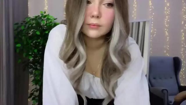 Image 8 of kiana_blush Stream on Chaturbate on 21 months ago