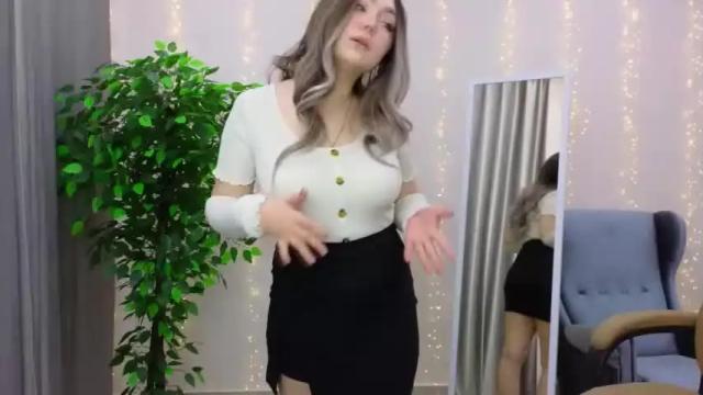 Image 3 of kiana_blush Stream on Chaturbate on 21 months ago