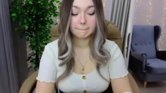 Image 8 of kiana_blush Stream on Chaturbate on 21 months ago