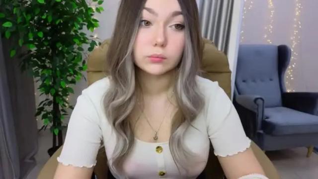 Image 2 of kiana_blush Stream on Chaturbate on 21 months ago