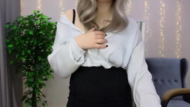 Image 3 of kiana_blush Stream on Chaturbate on 20 months ago