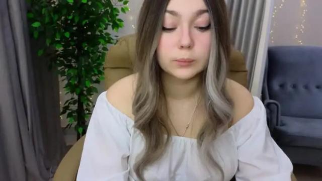 Image 3 of kiana_blush Stream on Chaturbate on 20 months ago
