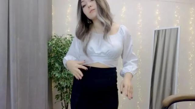 Image 11 of kiana_blush Stream on Chaturbate on 20 months ago